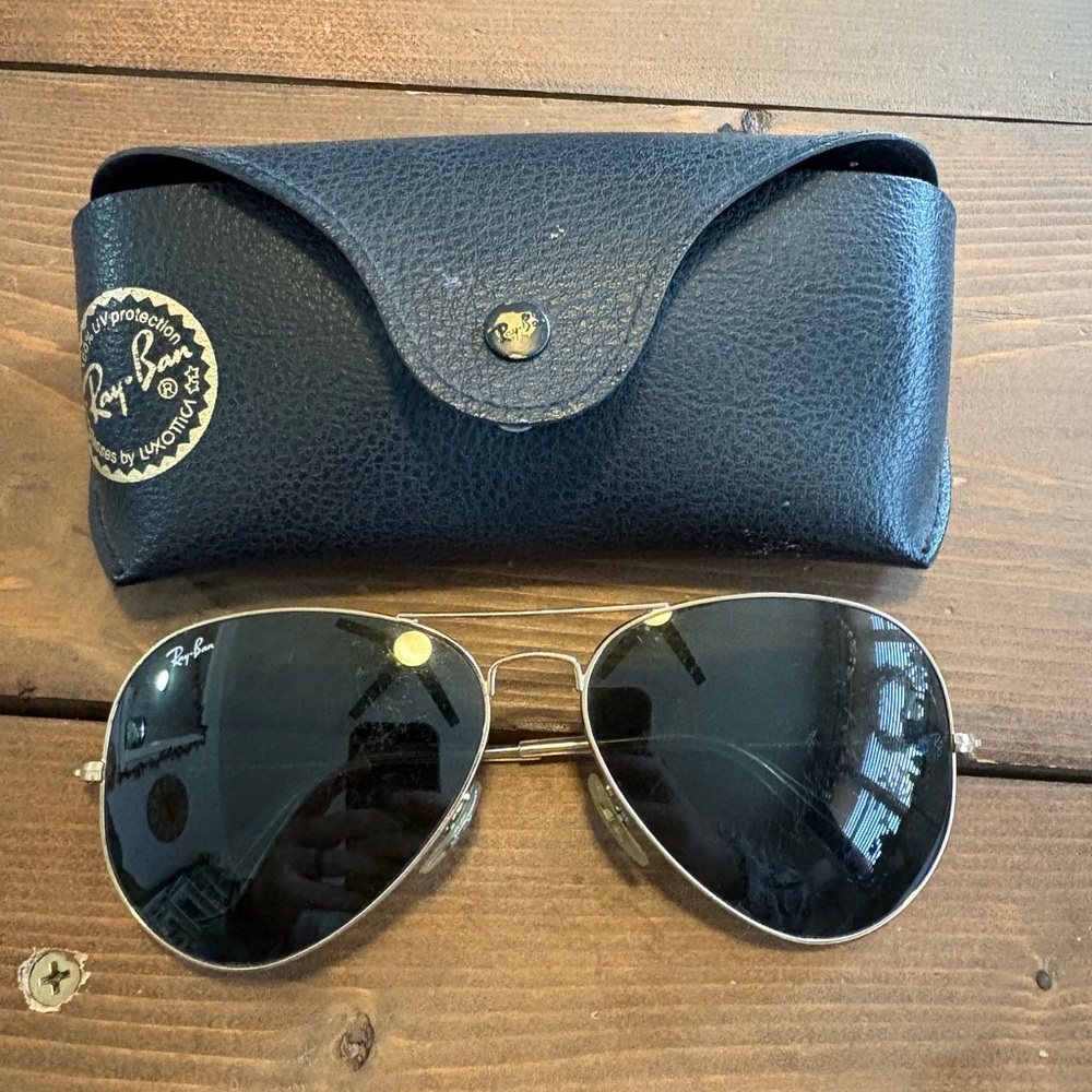 Ray-Ban Black Gold Frame Aviator Sunglasses